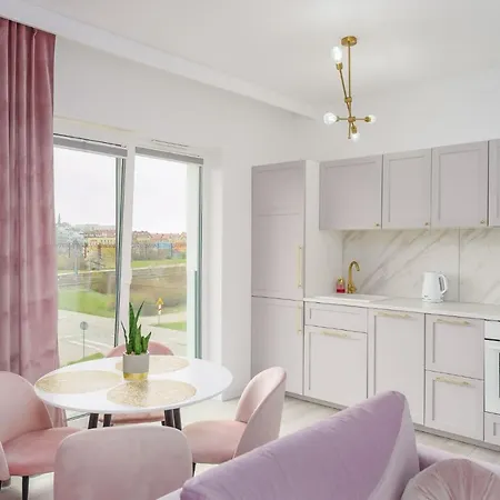 Fredry 2 Liliowy Apartmán Kolobřeh
