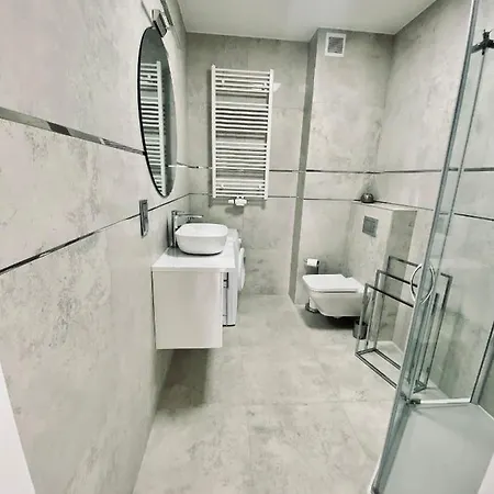 Fredry 2 Liliowy Apartmán *