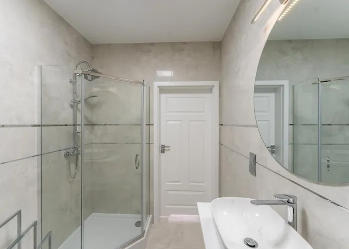 Fredry 2 Liliowy 아파트